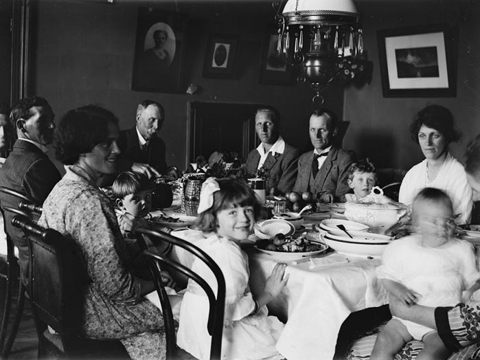 Cheslyn Rise - Christmas dinner, about 1920, by Leslie Adkin. Gift of G. L. Adkin family estate, 1964. Te Papa (B.022885) =""