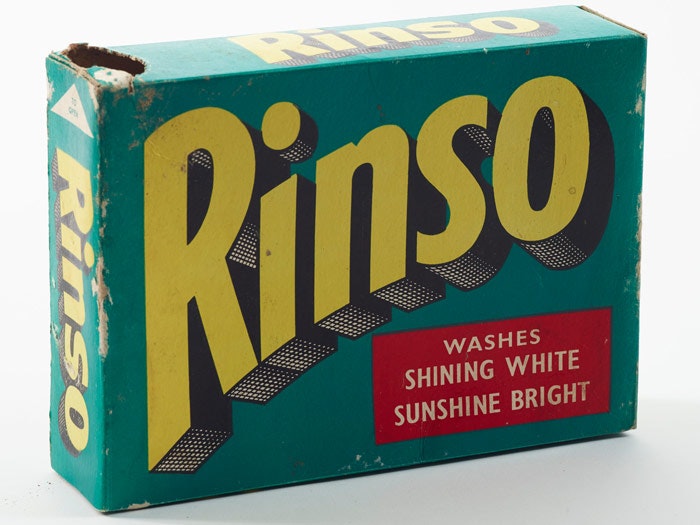 tpp-history-books_tile.jpg ’Rinso ’ washing powder packet, circa 1950-1960, New Zealand, by Lever Brothers (NZ) Ltd. Gift of Mark Strange, 1990.. Te Papa (GH004742)