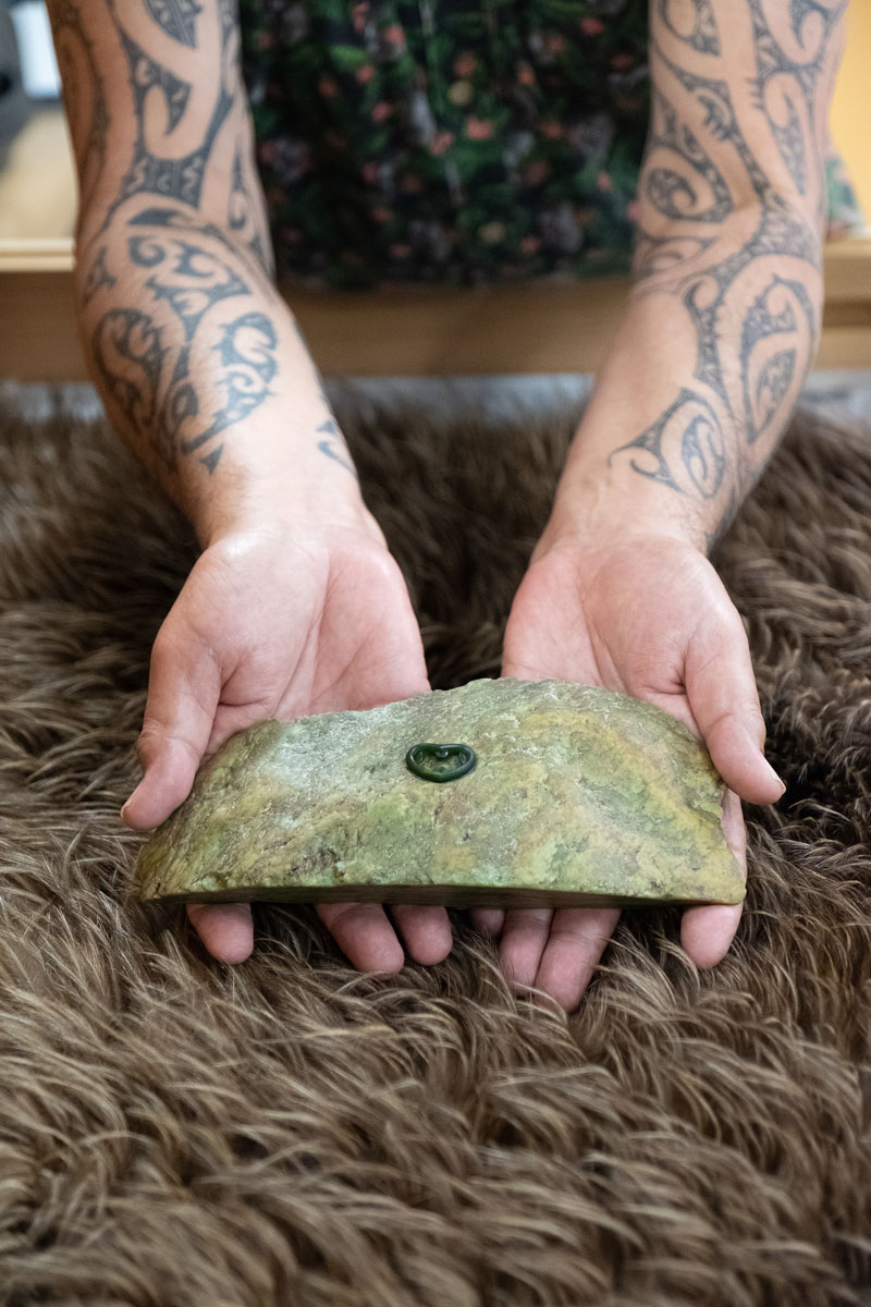 Tohu Reo pounamu pin