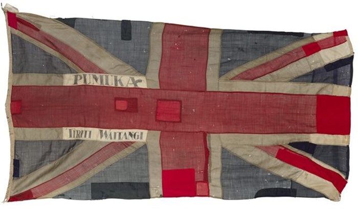 Flag ‘Pumuka’, maker unknown, England. Gift of Rae Hone Tana, 1960. Te Papa (G002524)