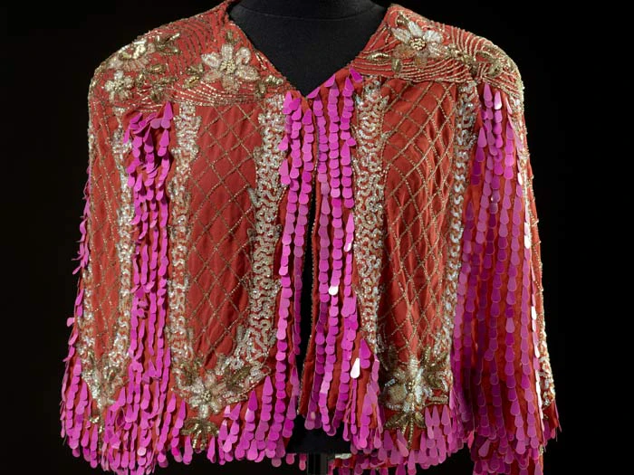 Cape, 1920s-1930s, maker unknown. Acquired 1985. CC BY-NC-ND licence. Te Papa (PC003392)