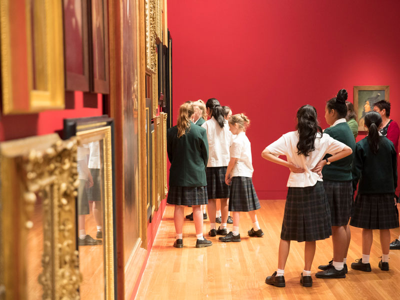 portrait-wall-students-2-tepapa-800x600.jpg