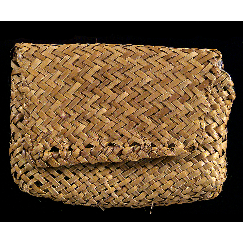 Woven bag to store fish
