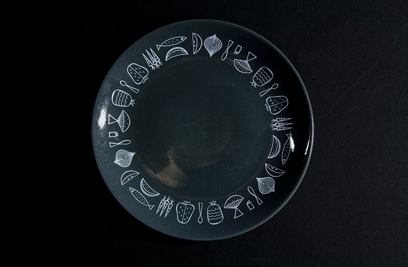 Crown Lynn plate featuring an artist's design