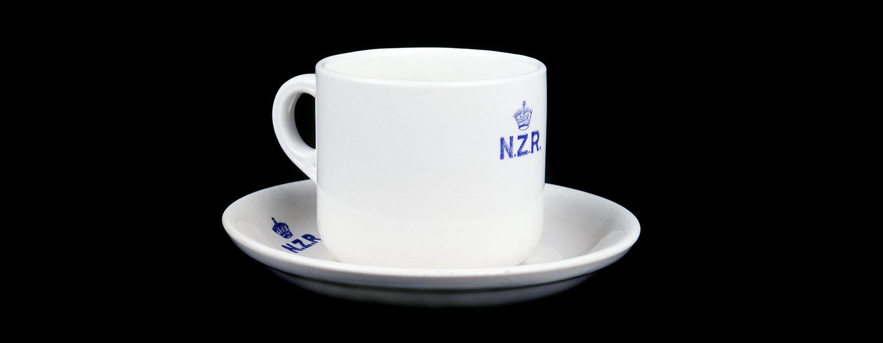 Cup and saucer, 1955, New Zealand, by Crown Lynn Potteries Ltd. CC BY-NC-ND licence. Te Papa (CG001384)