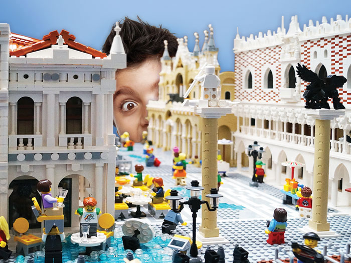 lego-branding-tepapa-700x525_0.jpg