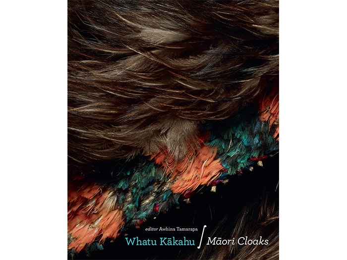 Whatu Kākahu: Māori Cloaks cover