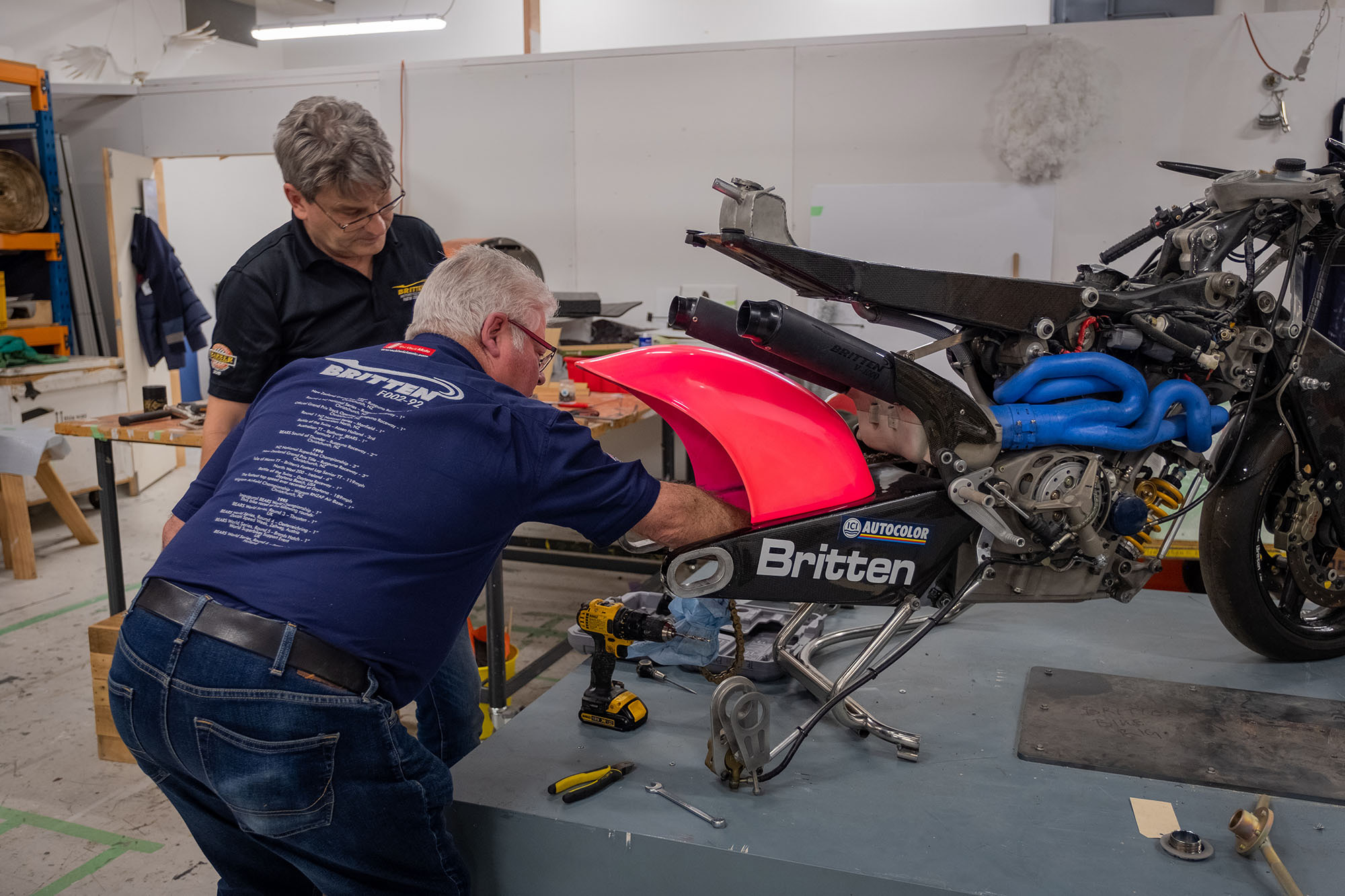 Bob and Craig remove the rear mudguard from the Britten Bike
