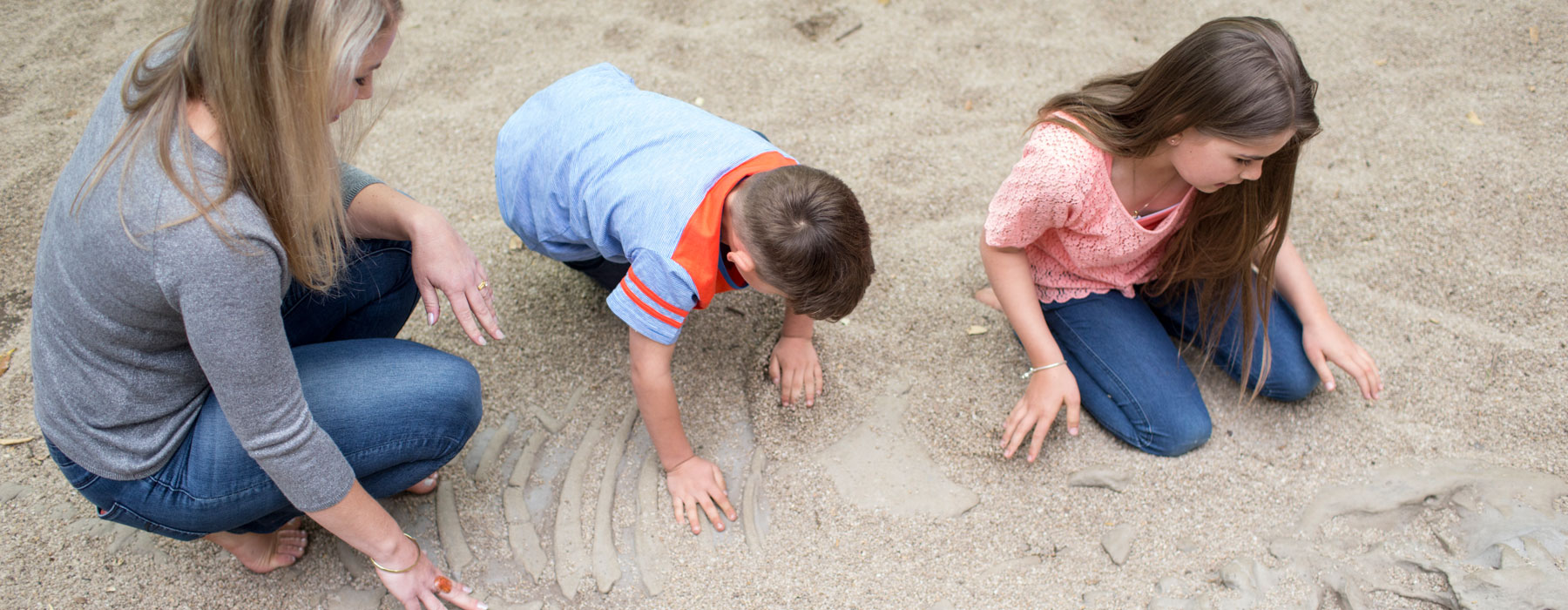 Family in the fossil dig, 2015. Photograph by Michael Hall. Te Papa