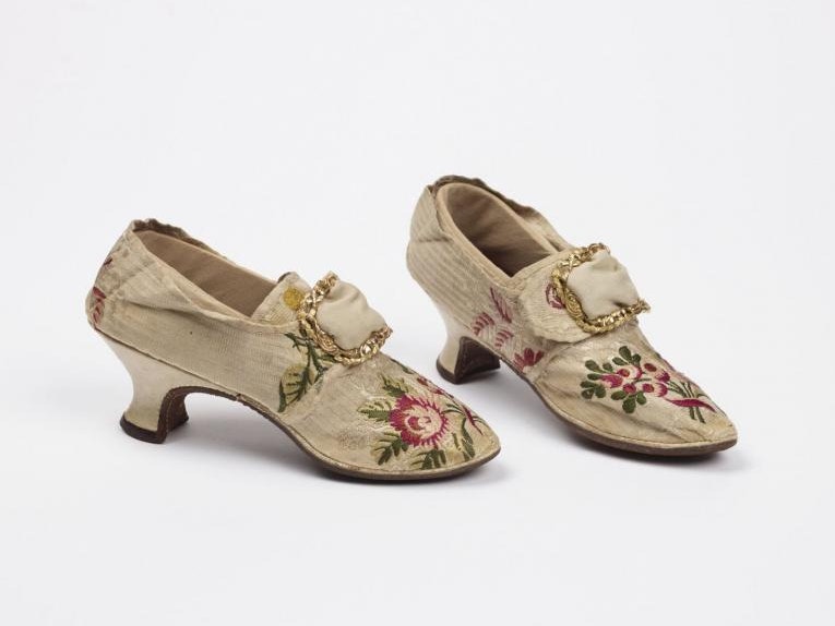 Shoes, women's, 1750-1770, England, maker unknown. Gift of Jackie Burton, 1993. CC BY-NC-ND 4.0. Te Papa (PC004099) Ladies shoes made of silk, brocade, and leather