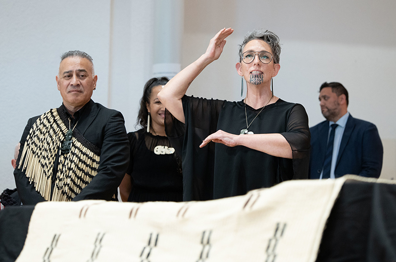 te_herekiekie_and_hinemoana_baker_at_formal_handover_ceremony_in_the_linden_museum_and_stuttgart_museum_-_med_res_for_prints_up_to_a4_hd_screen_presentation_and_general_use_-_jpg.jpg