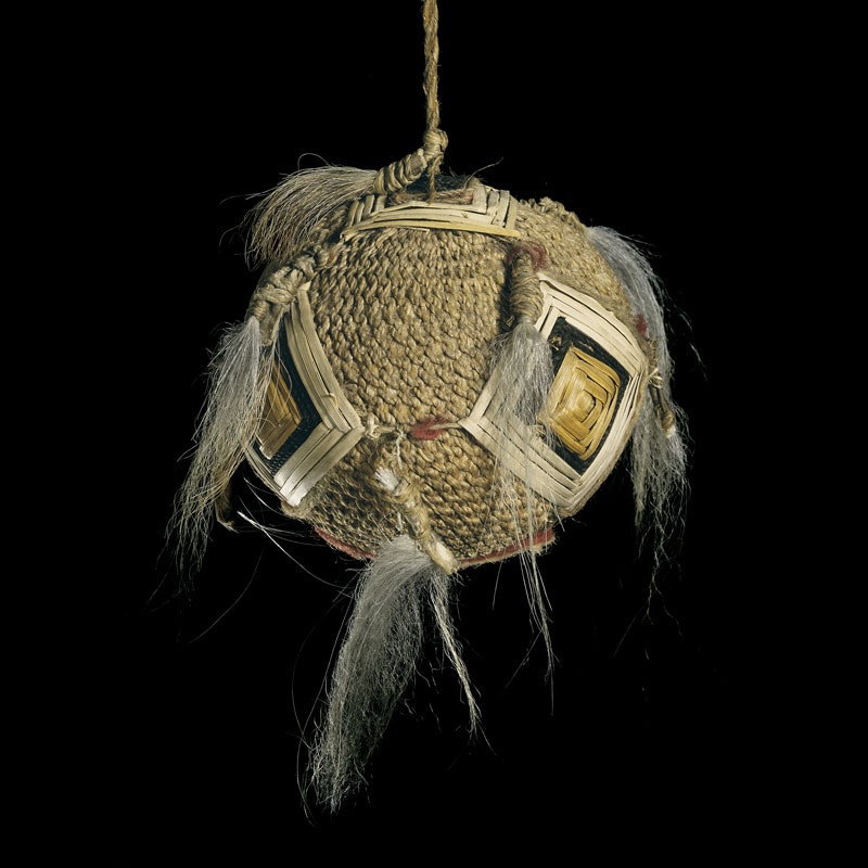 What makes a poi? Traditional materials | Te Papa