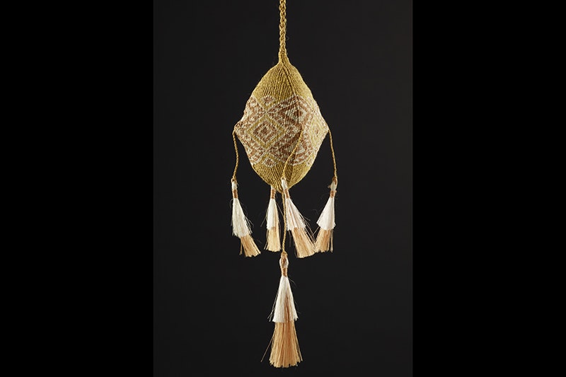 What makes a poi? Contemporary materials | Te Papa