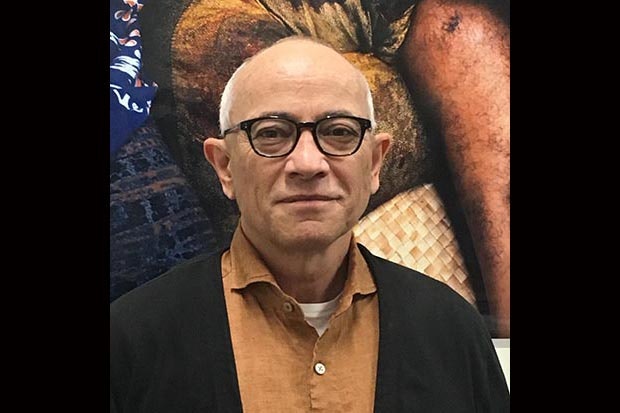 Man wearing glasses and looking at the camera