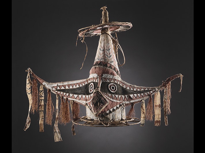 Eharo, dance mask, 1900s, Gulf, maker unknown. Purchased 1914. CC BY-NC-ND 4.0. Te Papa (FE000990) A large mask made of tapa and cane.